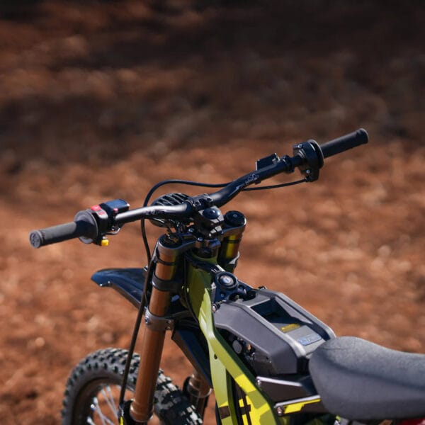 surron light bee x electric dirt bike 2025 model (black)