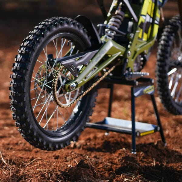 surron light bee x electric dirt bike 2025 model (black)