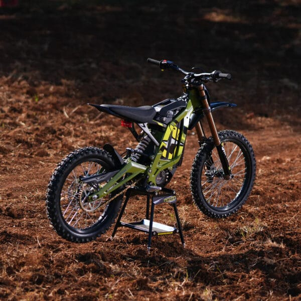 surron light bee x electric dirt bike 2025 model (black)