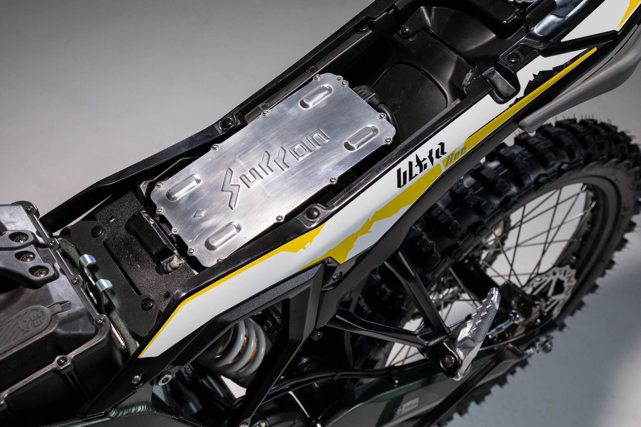 surron ultra bee road electric dirt bike (carbon black)