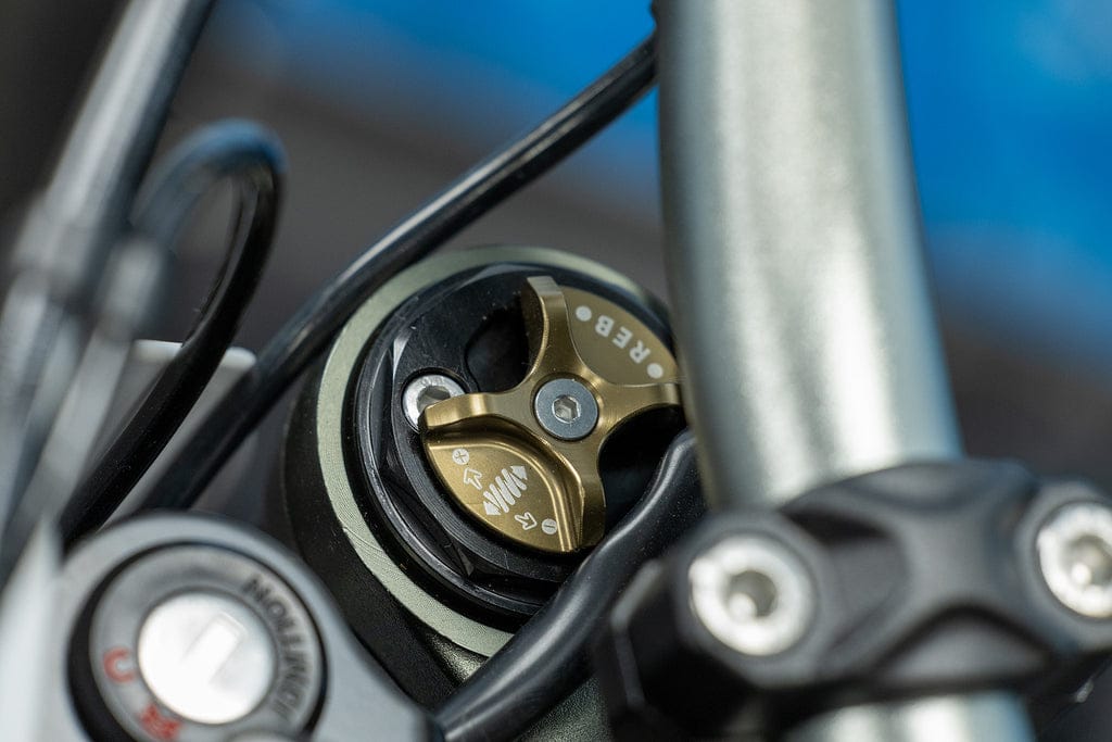 surron ultra bee road electric dirt bike (carbon black)